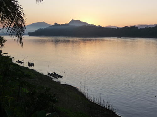 P1040934 Sunset on the Mekong in LP
