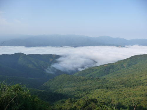 P1040980 This was the view from Kiu Kacham in the morning. KK is at 2200 meters and the valley below fills with fog.